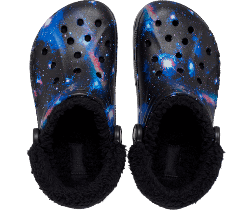 Crocs Baya Izklāta Fuzz-strap Grafiskā Koka Tupele Melna Multi